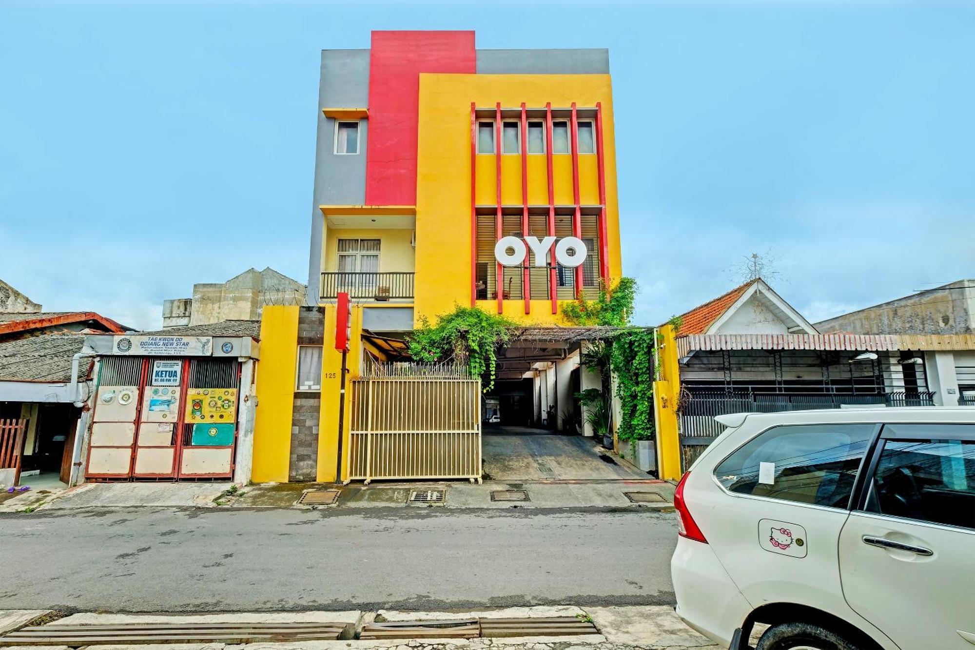 Sky Guesthouse Semarang Eksteriør billede