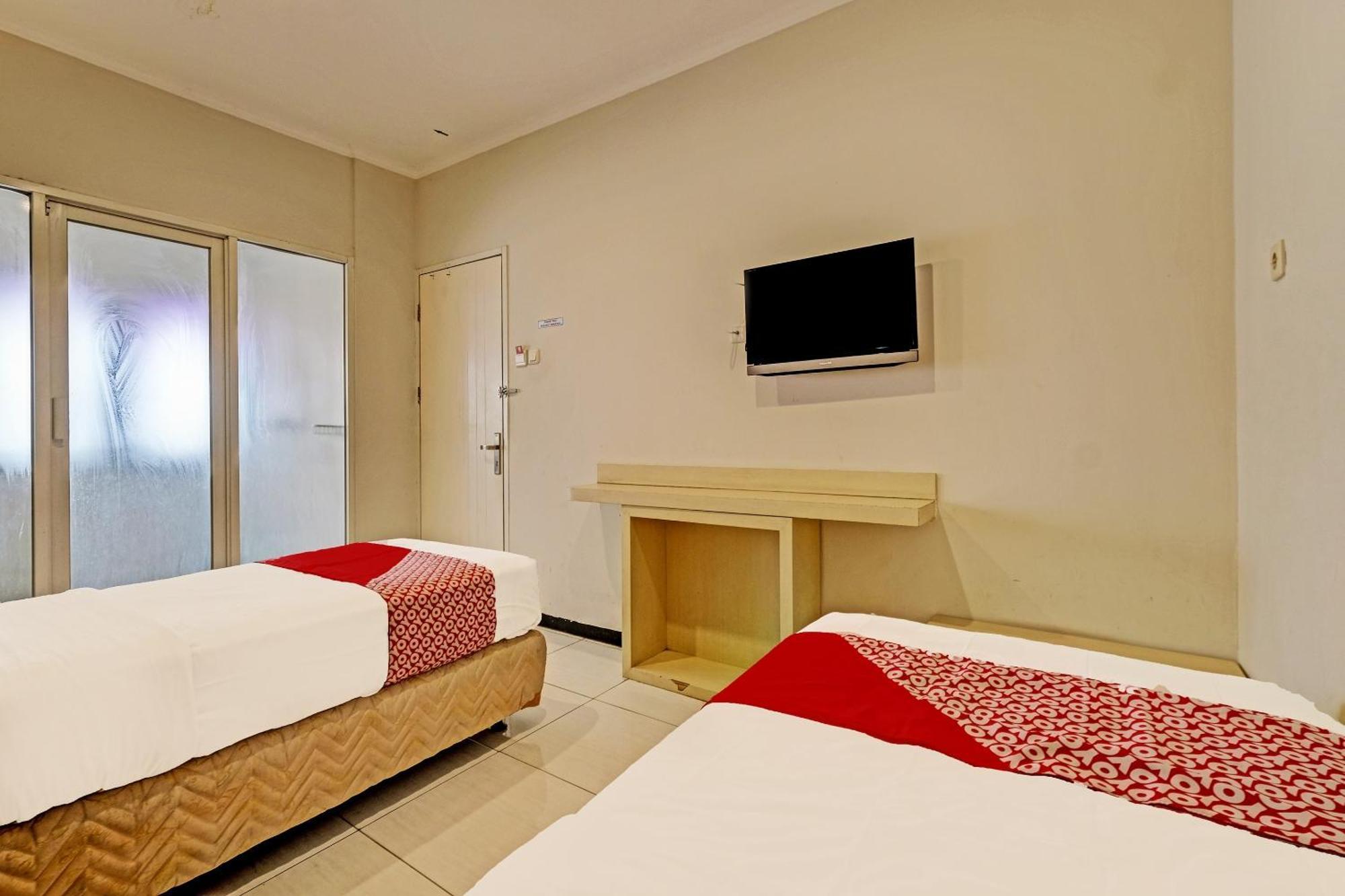 Sky Guesthouse Semarang Eksteriør billede