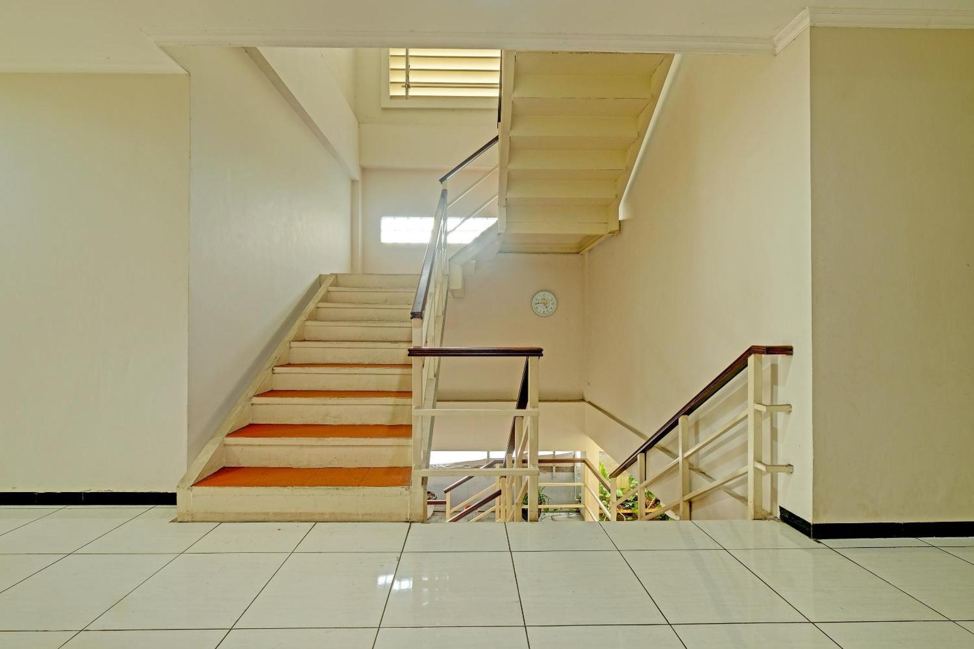 Sky Guesthouse Semarang Eksteriør billede